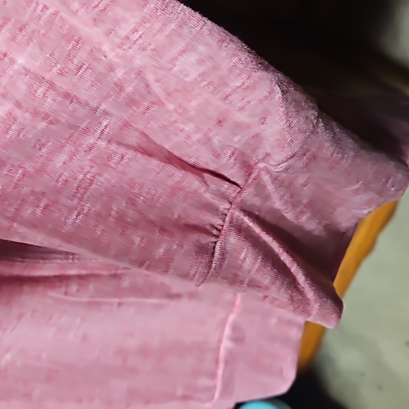 Never worn. Pink shirt - Picture 4 of 5